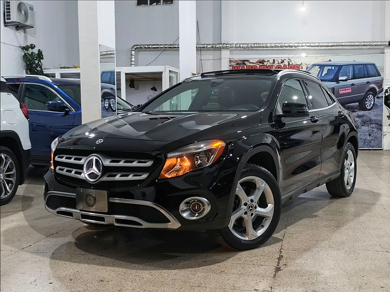 2018 Mercedes-Benz GLA 250 (CLEAN CARFAX)
