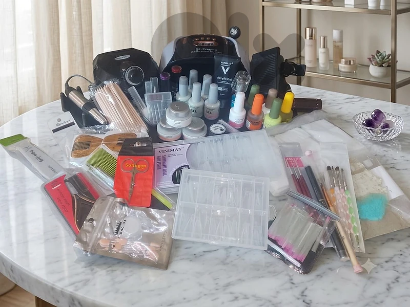NAIL KIT FOR NAILS ARTIST