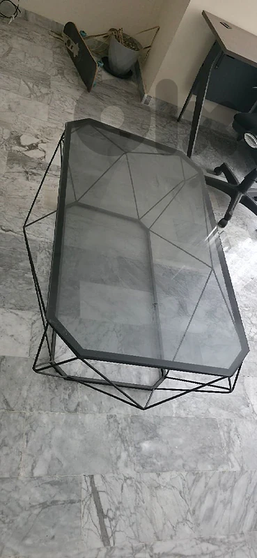 center table like new
