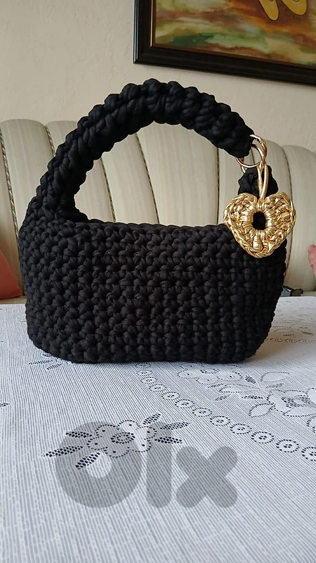 black handbag