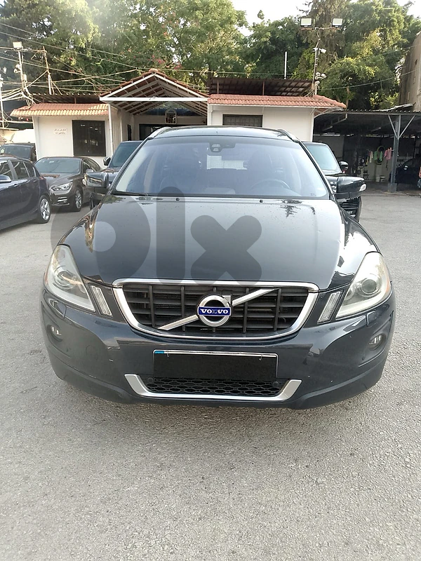 Volvo XC60 AWD model 2010 from company lebanon !!! one owner