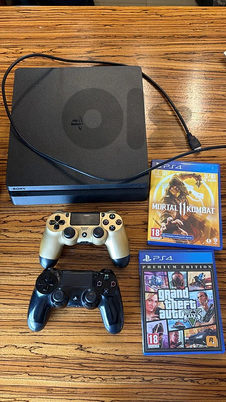 PS4 SLIM FOR SALE!! PS4 SLIM FOR SALE!!