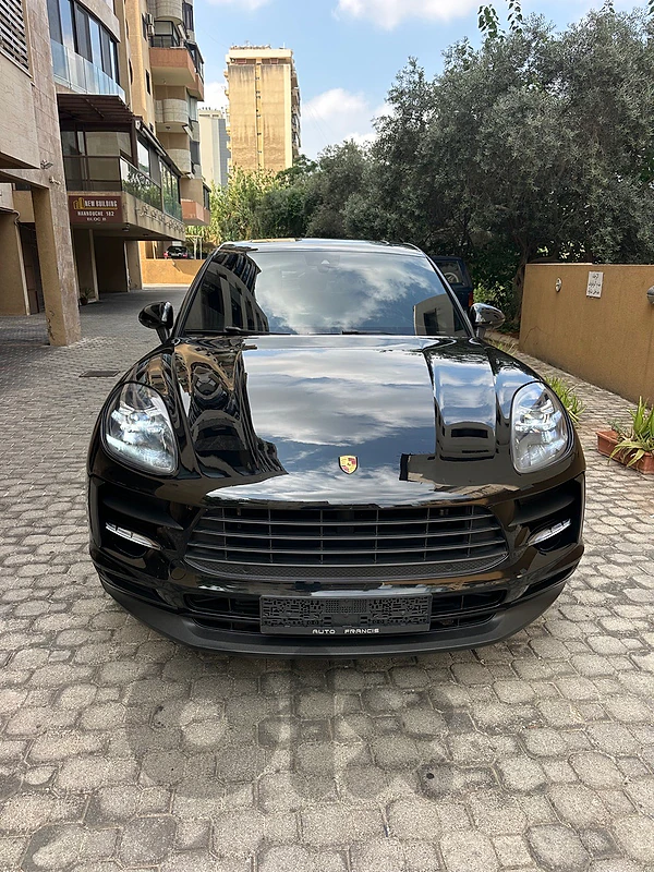 Porsche Macan 2020 black on black (clean carfax) Porsche Macan 2020 black on black (clean carfax)