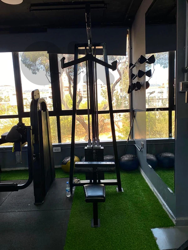 Lat pull down like new