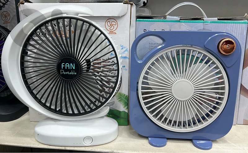 Fan rechargeable