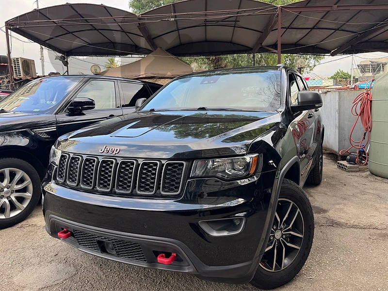 GRAND CHEROKEE 2018 TRAILHAWK 4wl🔥super clean✅full options, 81/882165