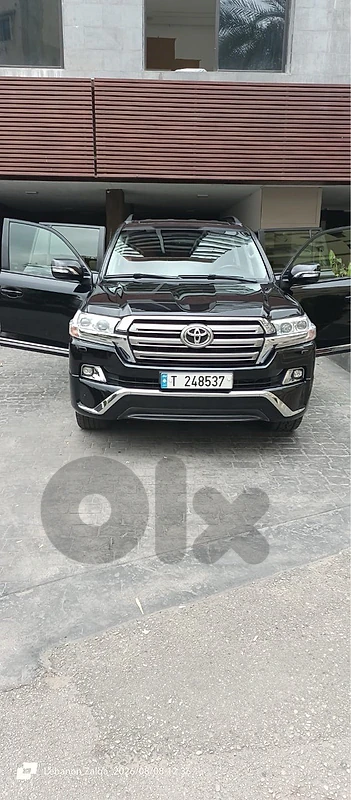 Toyota Land Cruiser 2018 v6gxr black Bumc one owner Toyota Land Cruiser 2018 v6gxr black Bumc one owner
