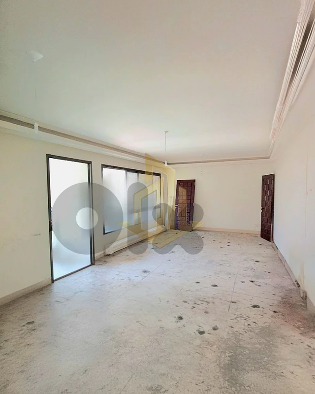 apartment for Sale in Hamra شقة للبيع في الحمرا