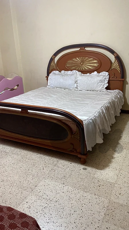 خلدة الاوستراد