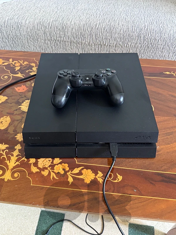 Ps4 + 1 controller