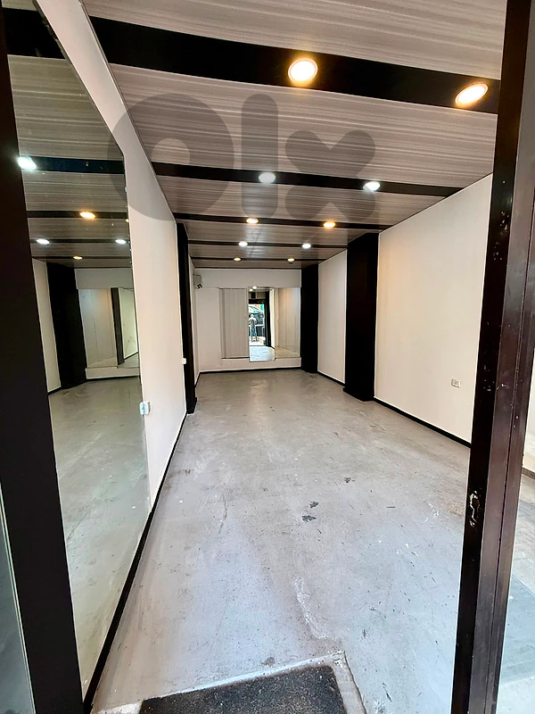 Shop for Rent – Achrafieh, Fassouh محل للإيجار – الأشرفية، فسوح