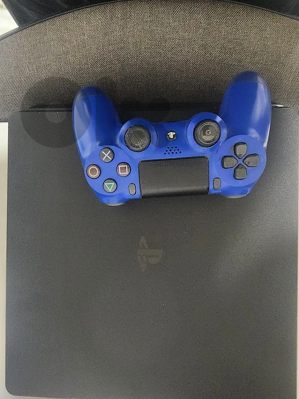 ps4 slim with one controller