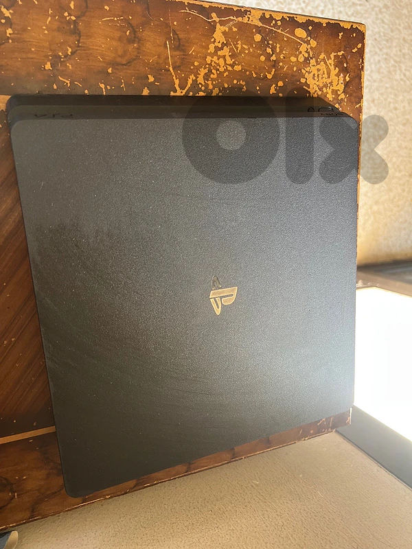 plastation 4 slim