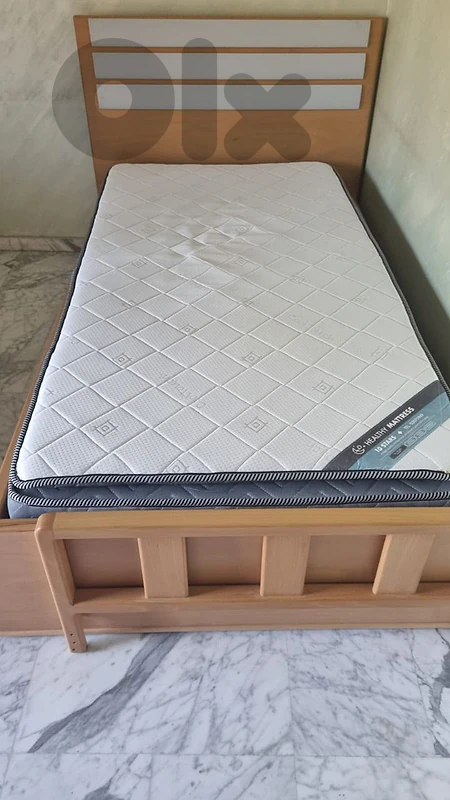 Bed and mattress