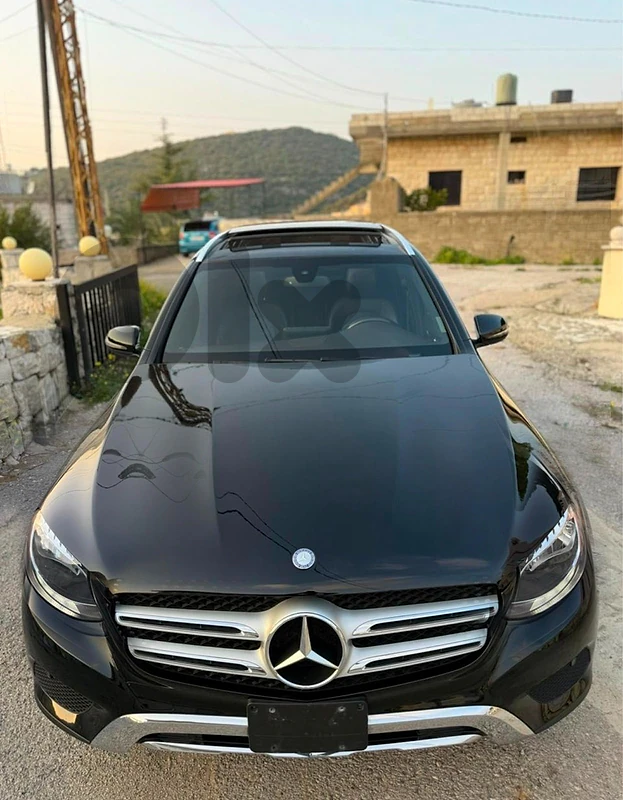 GLC 300 2018 ! 4matic ! Clean Carfax ! New Arrival !