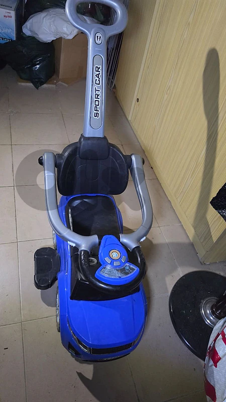 Kids’ ride-on car