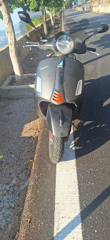Vespa Gts super sport 310 hpe for sale like new.