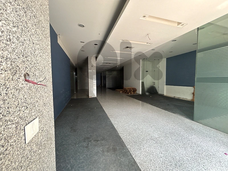 Unfurnished Showroom for Rent in Horsh Tabet MQZA015