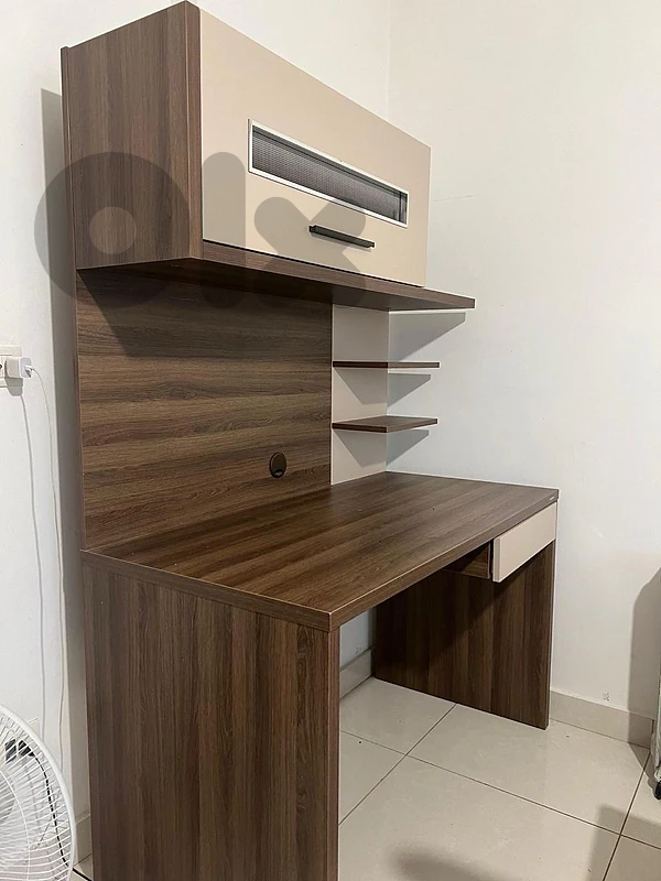 2 desks