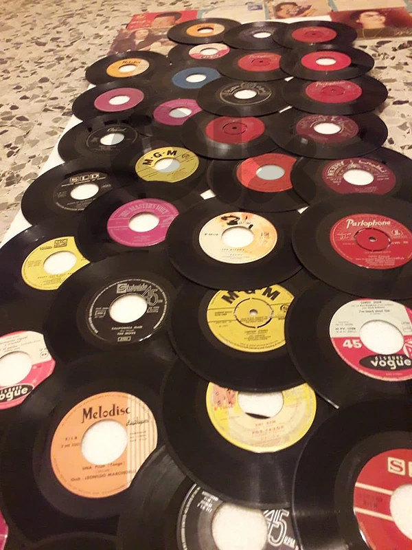 اسطوانات من كعب الدست - vinylrecords