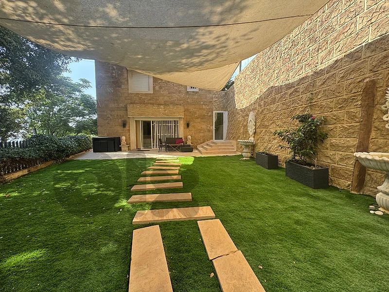 Furnished 4-Bedroom Villa for Rent in Baabda MQOA71 Furnished 4-Bedroom Villa for Rent in Baabda MQOA71