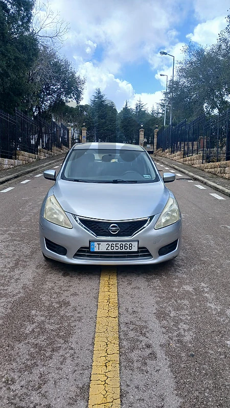 Nissan Tiida 2015