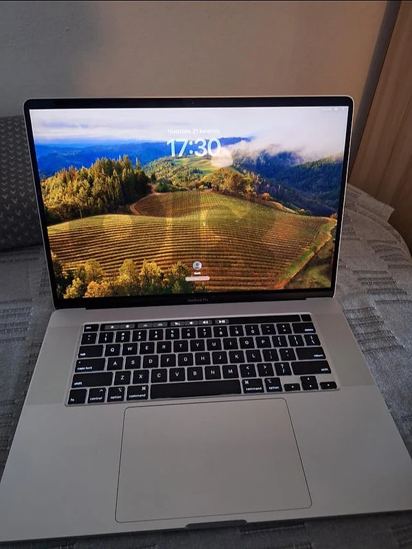 as new macbook pro 2019 with amd graphics
