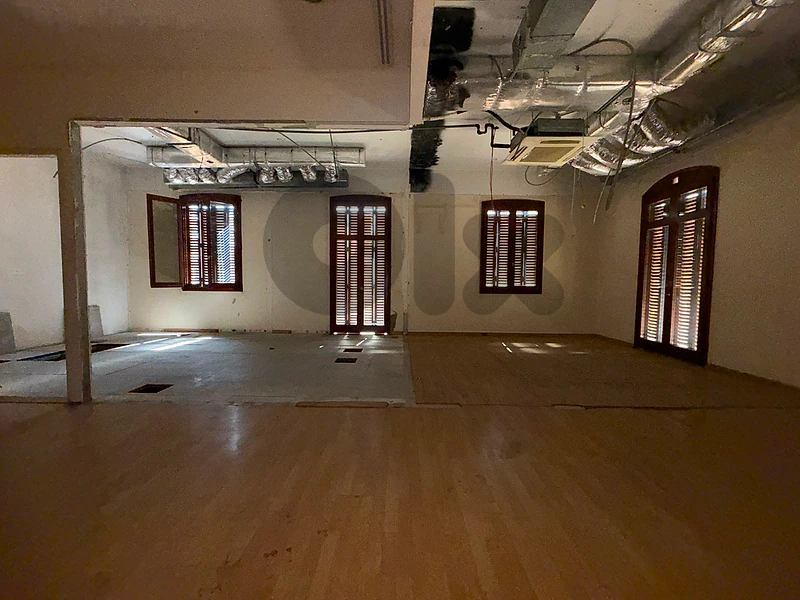 Office For Rent in Downtownمكتب للإيجار في وسط بيروت