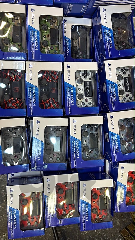 ps4 controlers (70 923 460 )