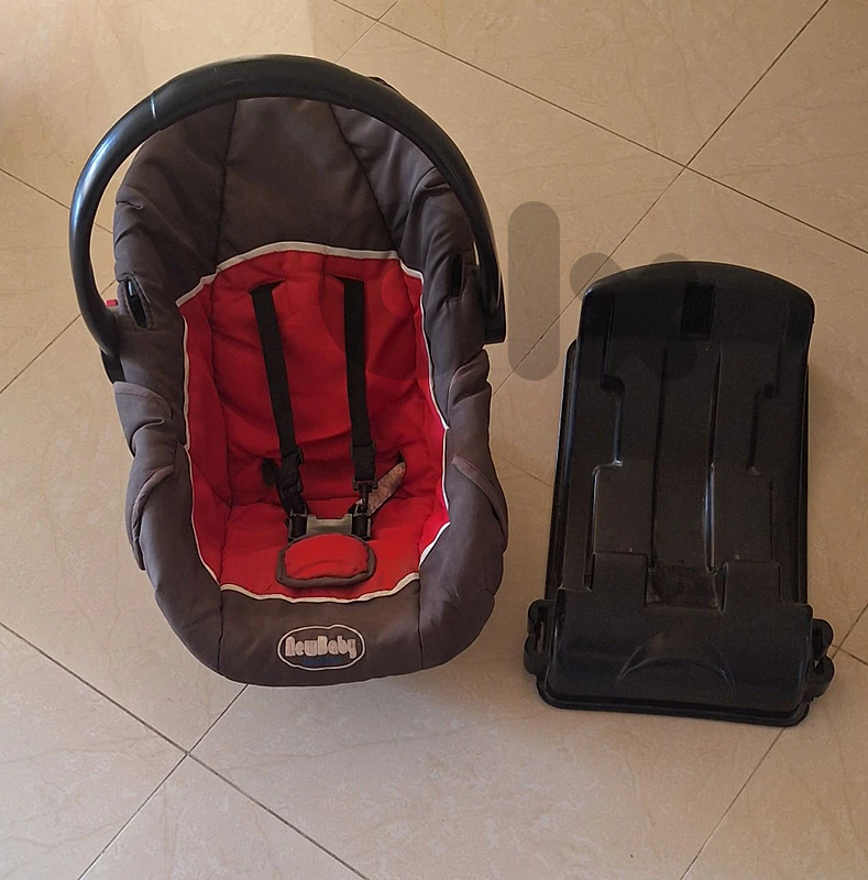 Car Seat baby b 5 $