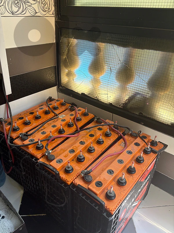 4 acid batteries