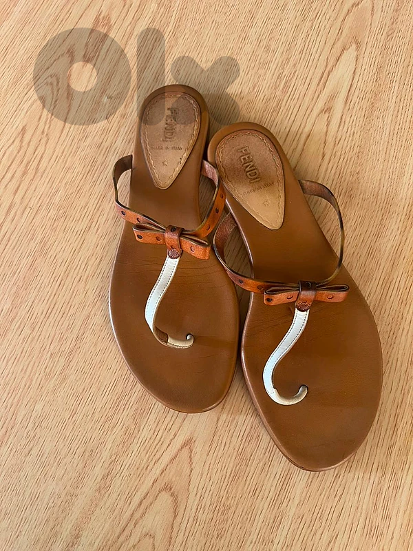 fendi leather slippers