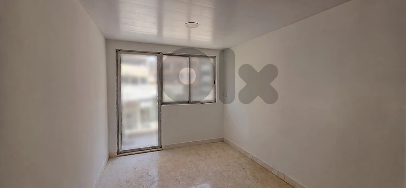 Office for Rent in Furn El Chebbak مكتب للإيجار في فرن الشباك