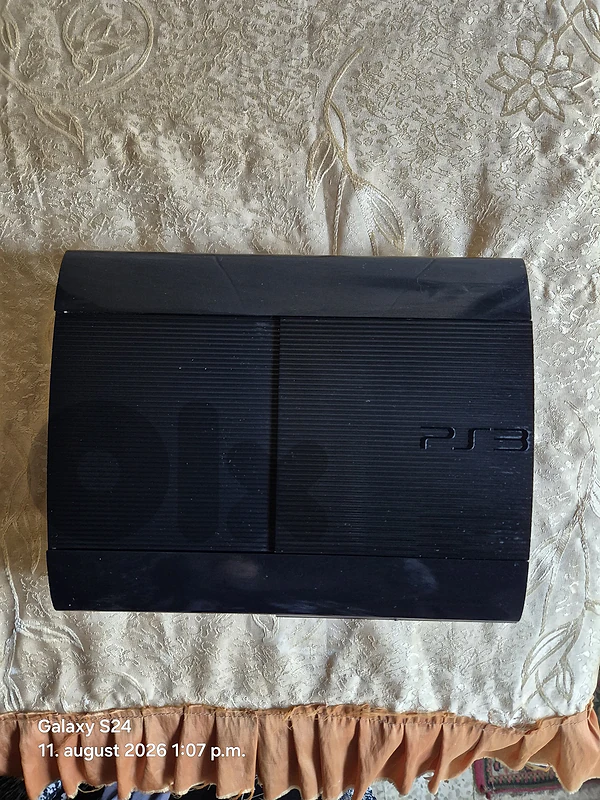 playstation 3   مع جهاز تحكم و4 العاب