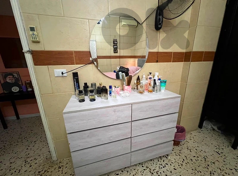 شفنيرة مع مراية جديدة من المعمل