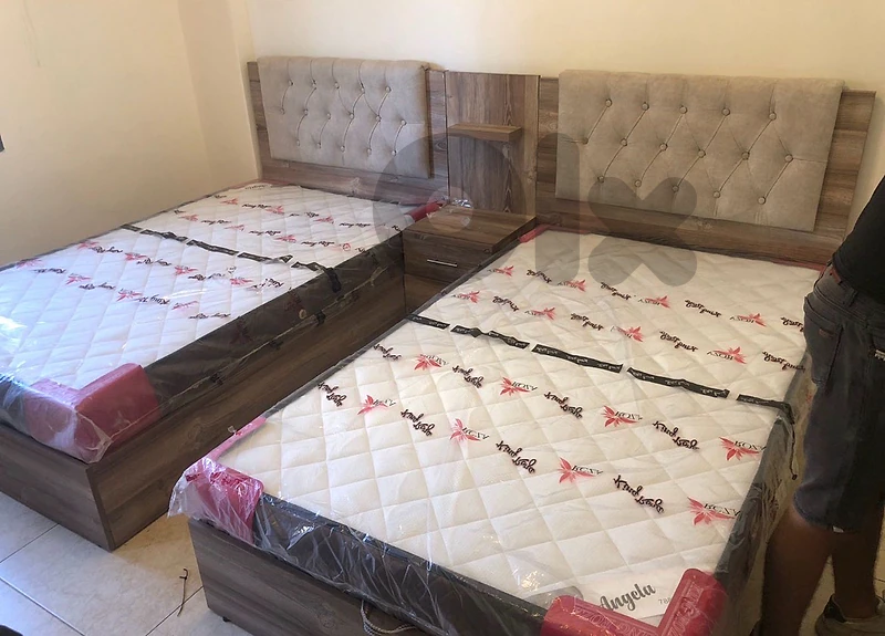 تختين مفردونص مع كمود جديدة من المعمل