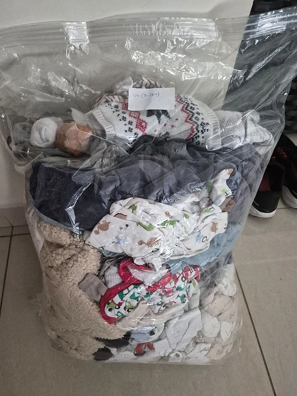 Bag of unixsex clothes (0 - 24m)