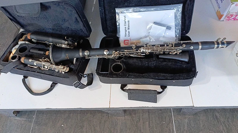 clarinet for sale (used) 175$ كلارينيت مستعملة للبيع آلة نفخ