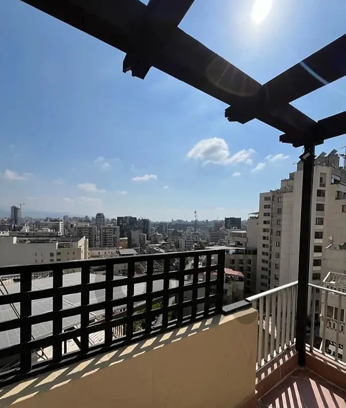 Apartment For Rent in Achrafieh 1,200$/Month شقة للإيجار في الأشرفية