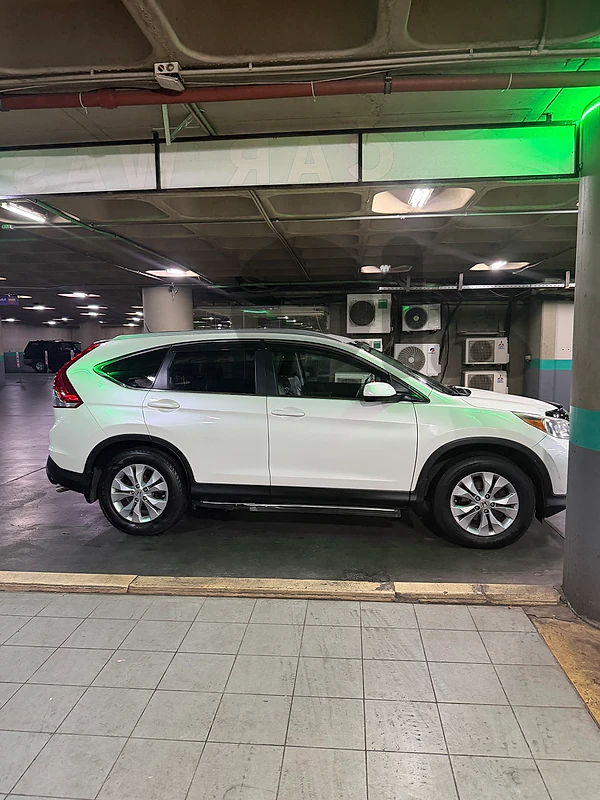Honda CRV  2014 WHITE FULL OPTION  Very Good condition