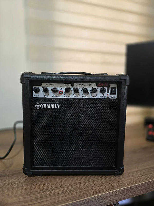 Yamaha GA-15 Amp used only 3 times like new price is negotiable