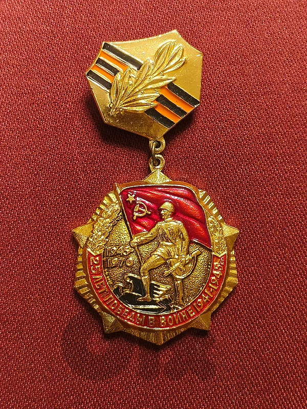 Collection of Soviet medals🇨🇳☭ مجموعة من الميداليات السوفيتية