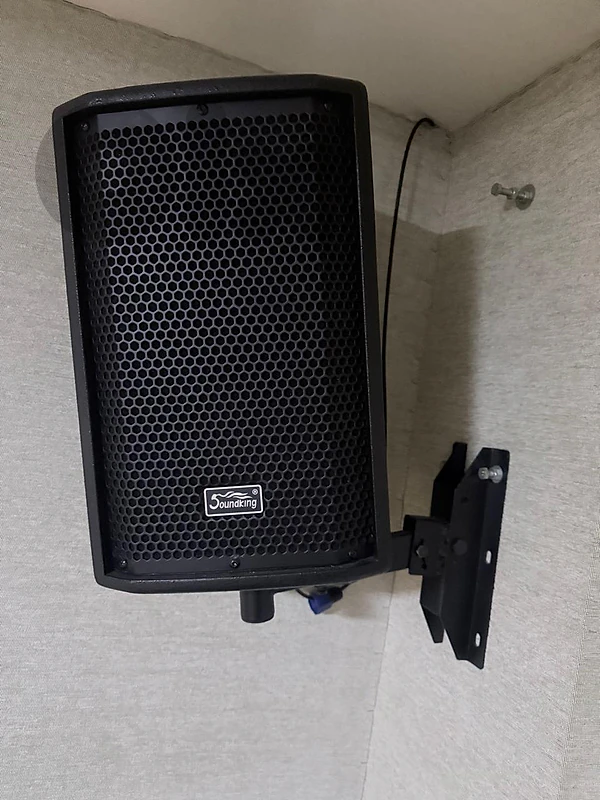 speakers, mixers, cables, microphons, stands etc