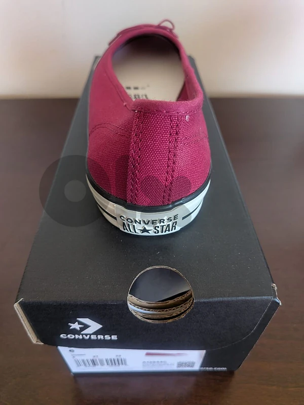 unique original women Converse