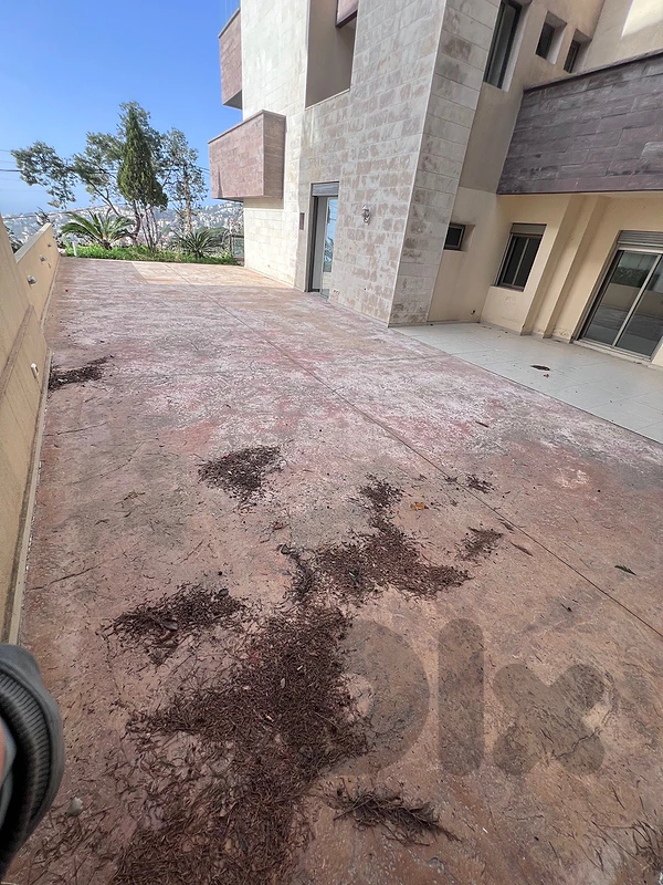SPACIOUS APARTMENT FOR SALE IN KFARHBAB GREEN ZONE HIGH END