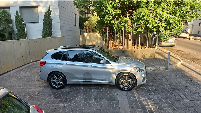 BMW X1 2018 m-package-Panoramic- سعر مغر جدا