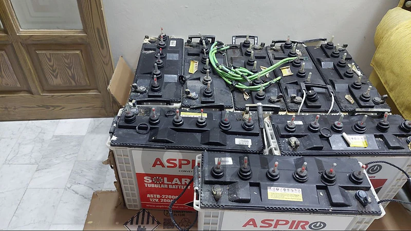 8 solaire batteries