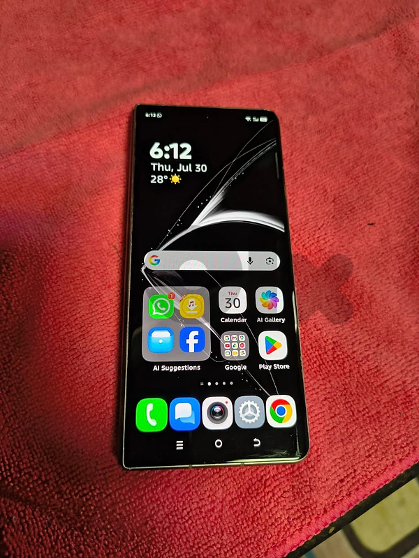 Tecno phantom V Fold (512 gb) 12+12 Ram معو علبتو