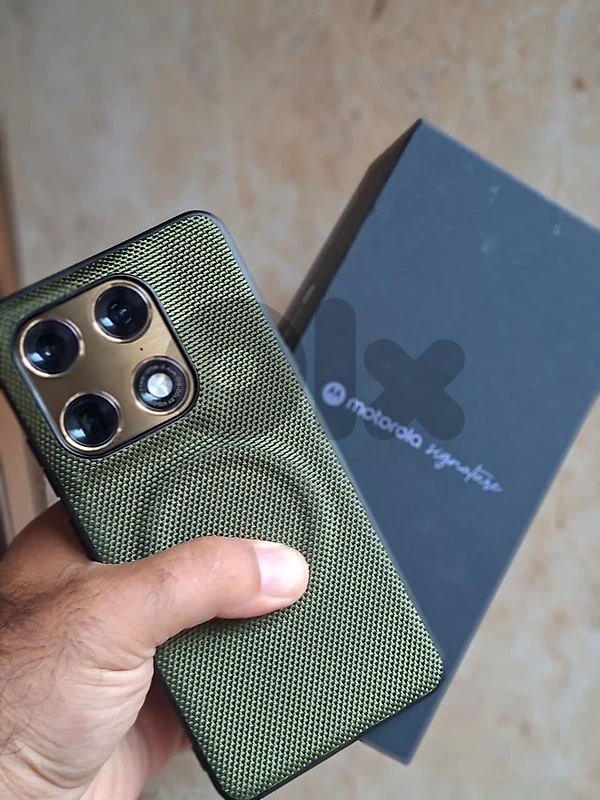 Motorola signature flagship Mobile