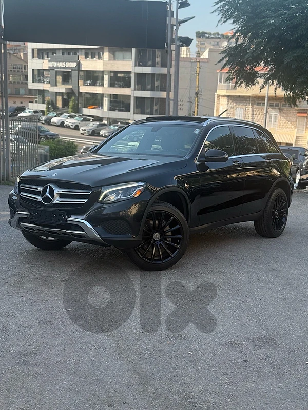Mercedes-Benz GLC 300 2019 clean carfax